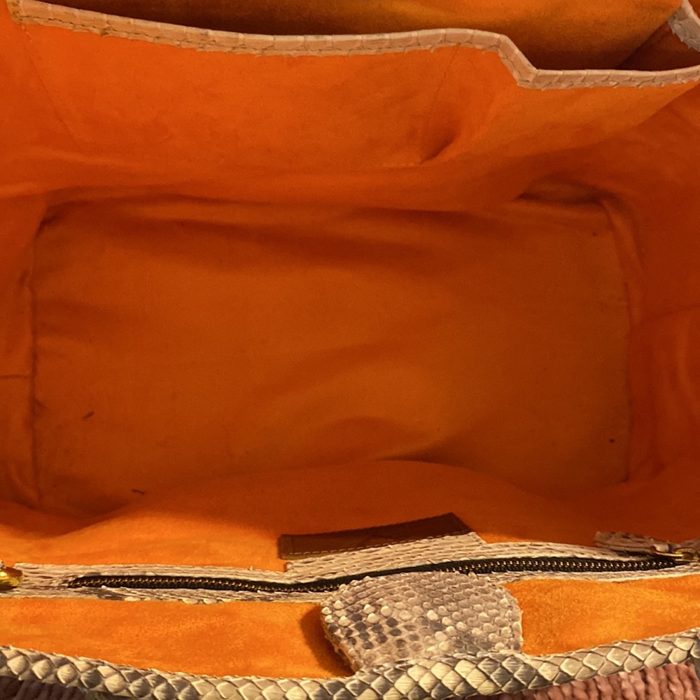 ‼️‼️‼️SOLD- DO NOT PURCHASE‼️‼️‼️Taxidermy snakeskin Liz traveler tote - Picture 3 of 5